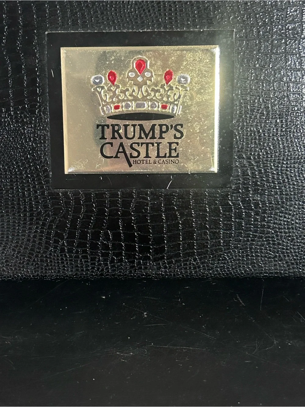 Vintage Trump’s Castle Hotel & Casino Atlantic City Vanity Travel Case (empty) 1